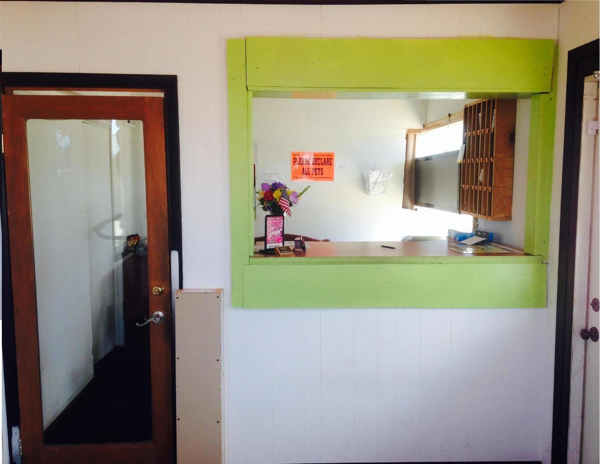 Big 12 Motel Broken Bow Extérieur photo